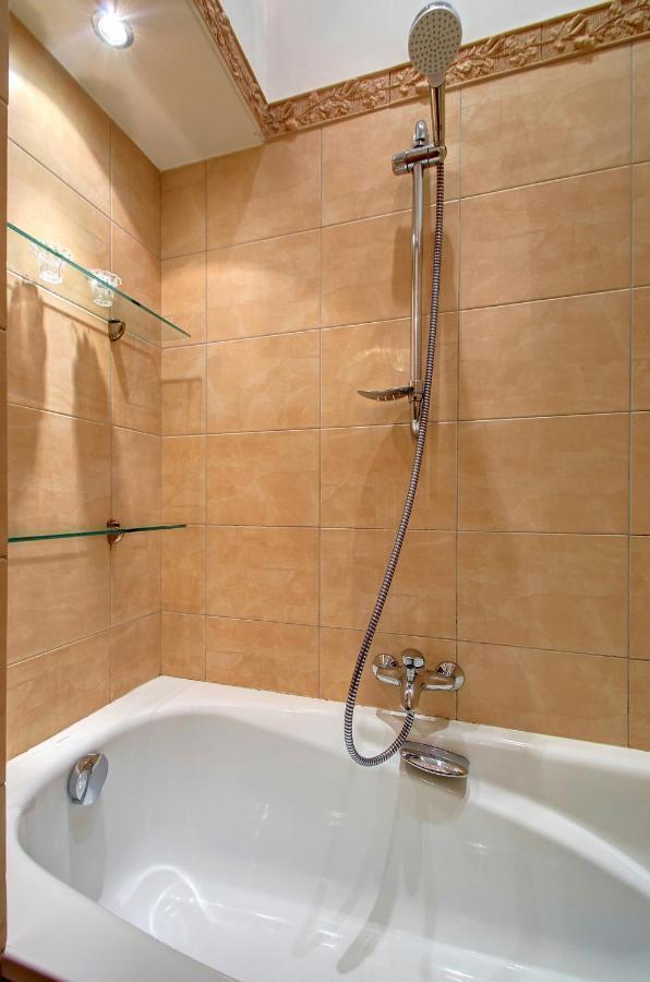 Romantic City Center Apartment In Old Town Vilnius Exterior photo