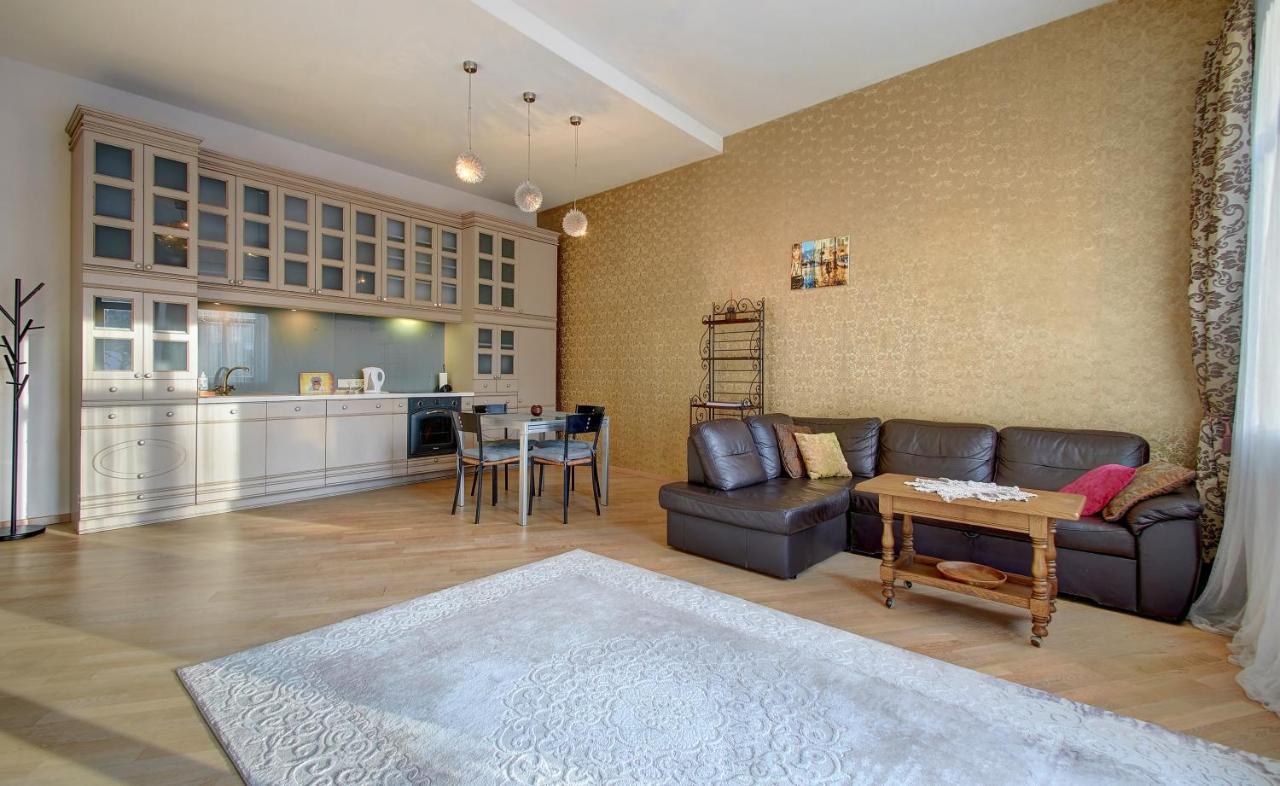 Romantic City Center Apartment In Old Town Vilnius Exterior photo