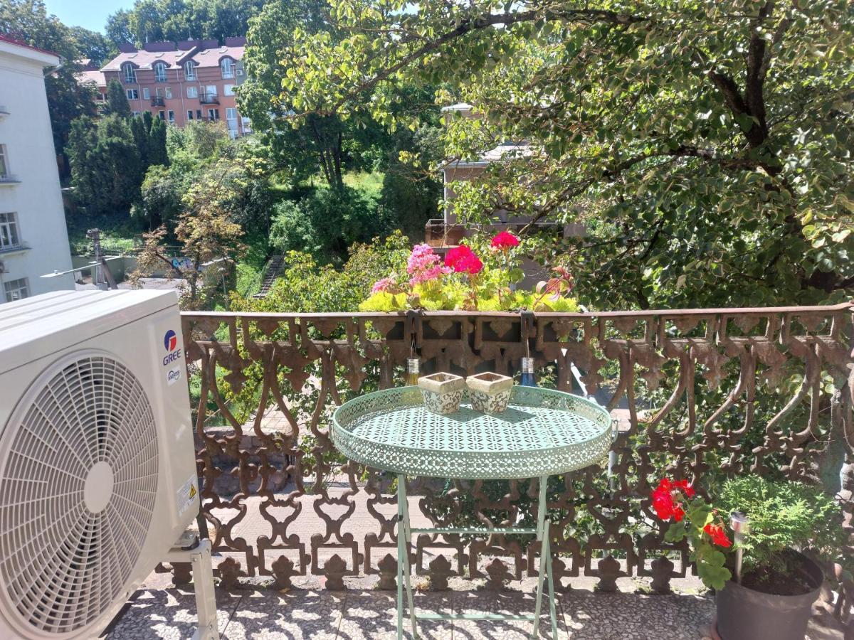 Romantic City Center Apartment In Old Town Vilnius Exterior photo